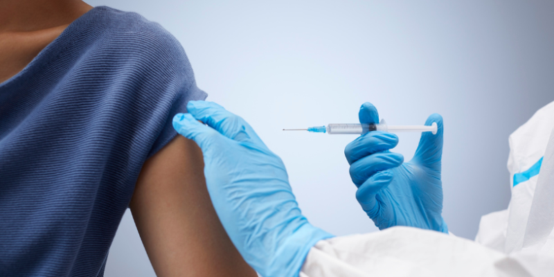 Elias Assum Sabbag Junior aborda como a saúde pública pode responder de forma eficaz a pandemias e crises emergenciais.