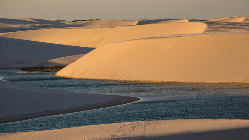 Dunas, lagoas e céu infinito transformam os Lençóis em um dos destinos mais impressionantes do país, destaca Leonardo Rocha de Almeida Abreu.