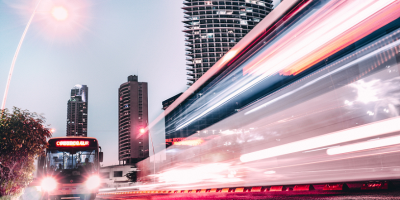 As smart cities brasileiras representam a nova fronteira da urbanização com tecnologia, eficiência e serviços inteligentes, afirma Alex Nabuco dos Santos.