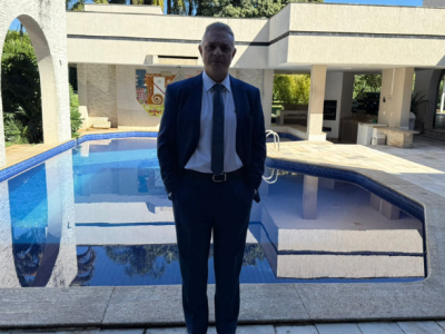 As exigências regulatórias e tributárias para investidores estrangeiros em transição energética no Brasil são analisadas por Leonardo Manzan como fator decisivo de segurança jurídica.