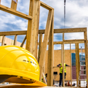 Valderci Malagosini Machado, os sistemas pré-fabricados são a vanguarda que garante previsibilidade técnica e eficiência incomparável na engenharia contemporânea.