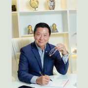 A formação em cirurgia plástica e a educação continuada segundo Milton Seigi Hayashi.