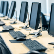 Cursos de tecnologia gratuitos no Recife ampliam oportunidades para pessoas trans e travestis