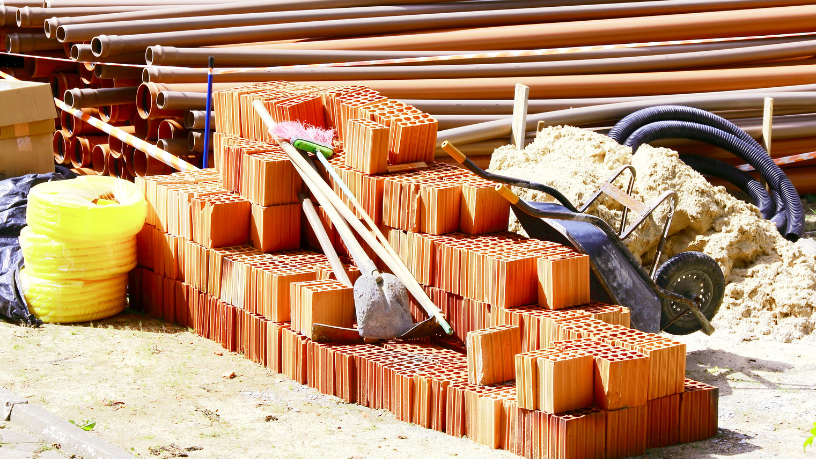 A relação entre materiais inteligentes e conforto básico impacta diretamente a fidelização do cliente. Alex Nabuco Dos Santos destaca o papel da inovação construtiva.